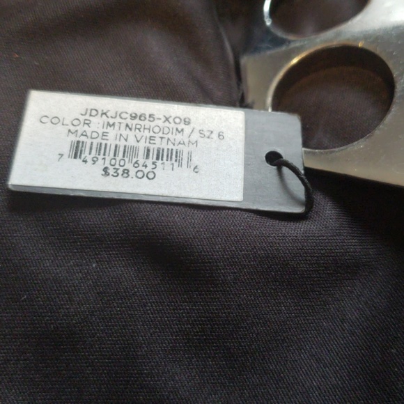 BCBG MAX AZRIA 2 FINGER RHINESTONE RING - Picture 6 of 7